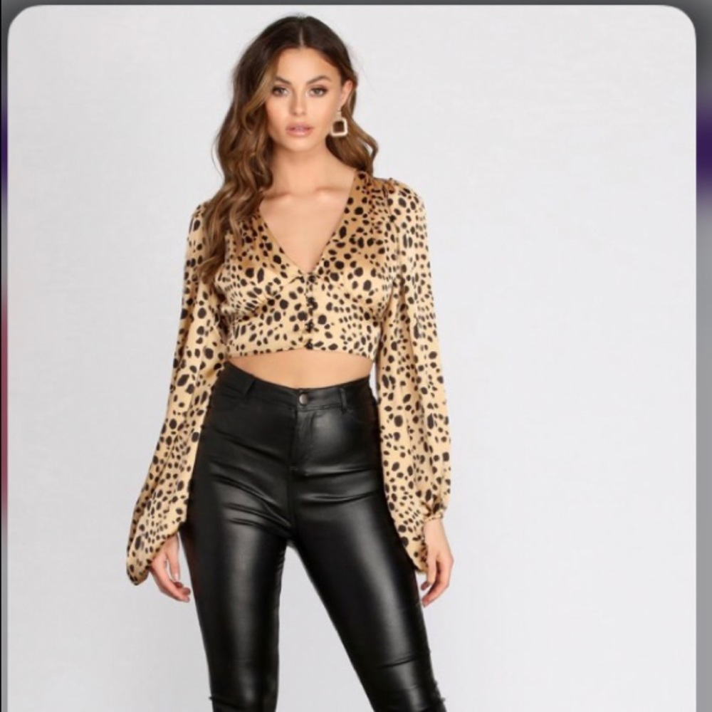 🐆🐆🐆 SATIN LEOPARD PRINT CROP TOP